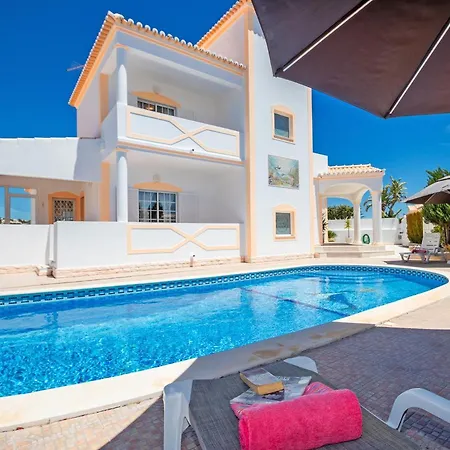 Manihi - Moradia Elegante Com Bbq E Piscina Aquecivel - Албуфейра