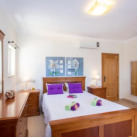 Manihi - Moradia Elegante Com Bbq E Piscina Aquecivel -